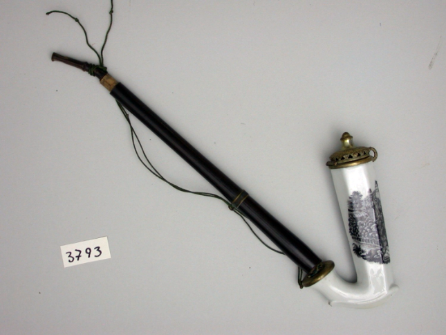 Tabakpfeife mit Bild eines Schl&ouml;ssleins ganz