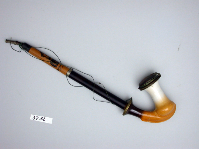 Tabakpfeife mit Bildnis des "Mahmud II. Adli" ganz