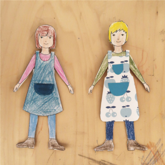 Zwei Anziehpuppen aus Papier.
