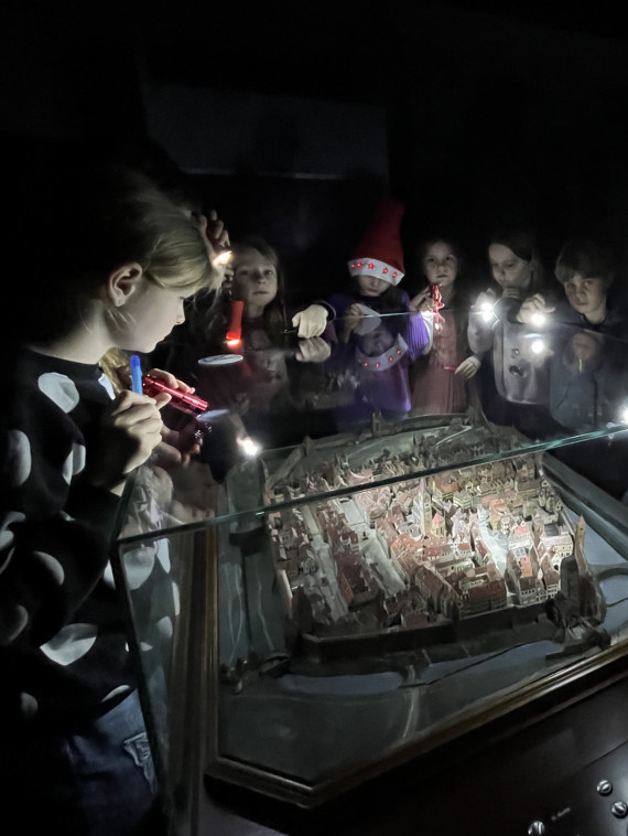 Nachts im Museum. Eine Taschenlampenf&uuml;hrung